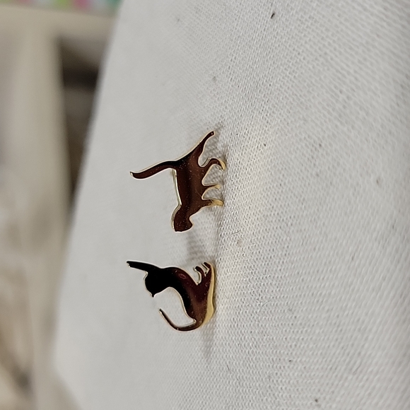 Playful Cat Silhouette Stud Earrings, choice of color - Picture 7 of 7